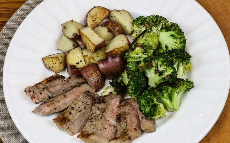 Steak & Roasted Broccoli